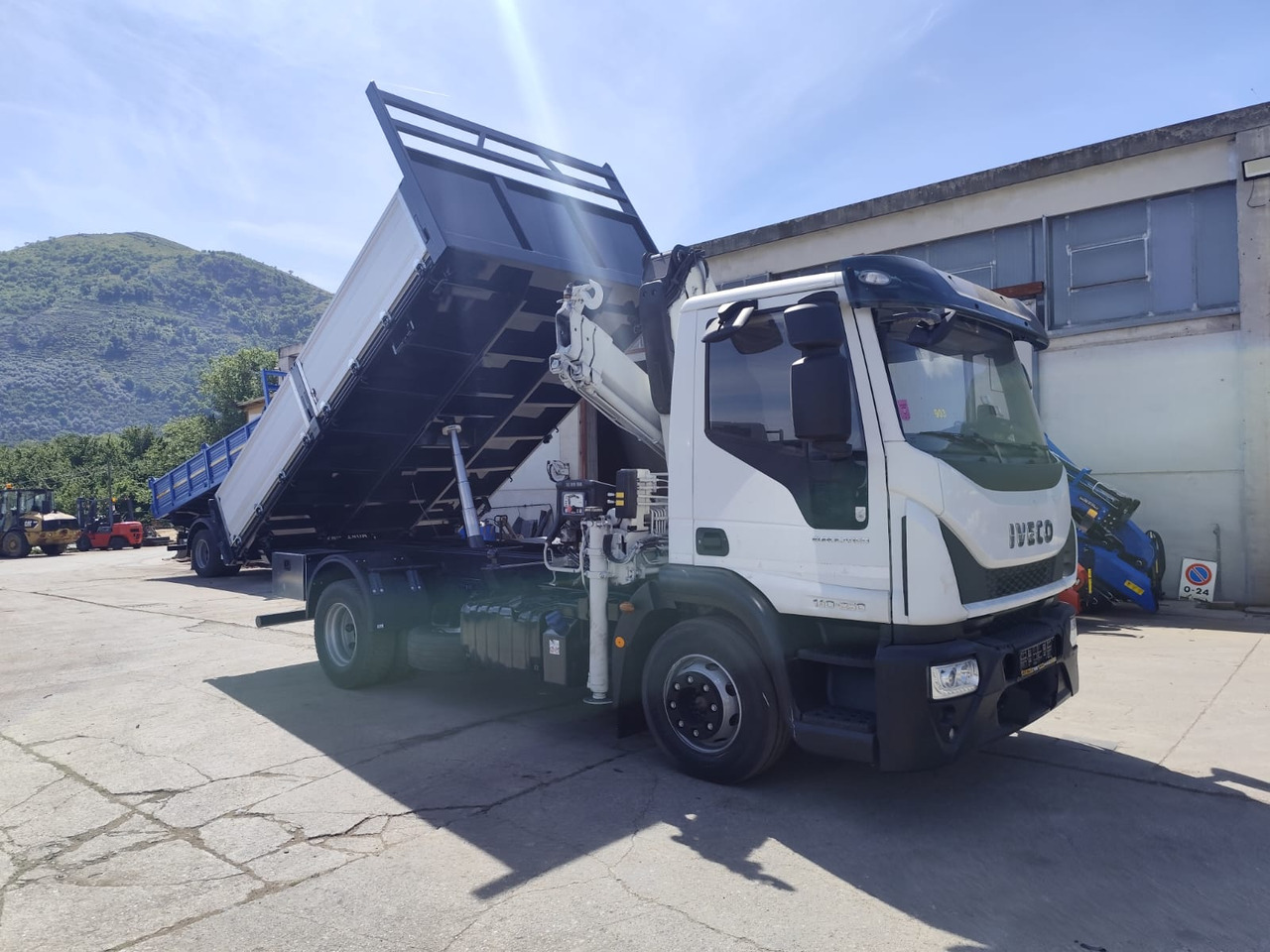 Tippbil, Kranbil IVECO EUROCARGO 140-250: bilde 31 Tippbil, Kranbil IVECO EUROCARGO 140-250: bilde 31