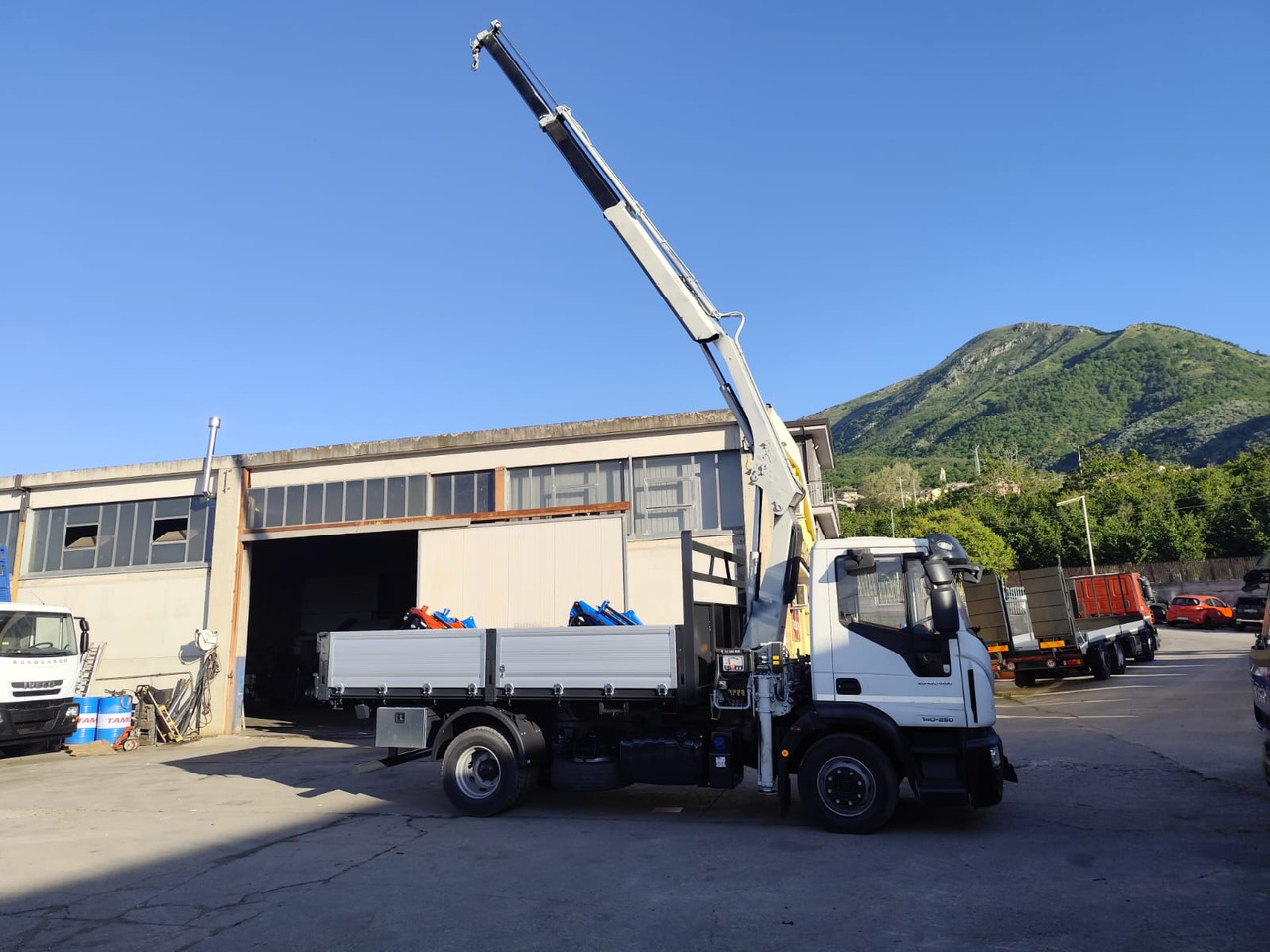 Tippbil, Kranbil IVECO EUROCARGO 140-250: bilde 41 Tippbil, Kranbil IVECO EUROCARGO 140-250: bilde 41