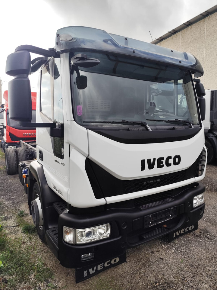 IVECO EUROCARGO 140-250 - Chassis lastebil: bilde 1 IVECO EUROCARGO 140-250 - Chassis lastebil: bilde 1