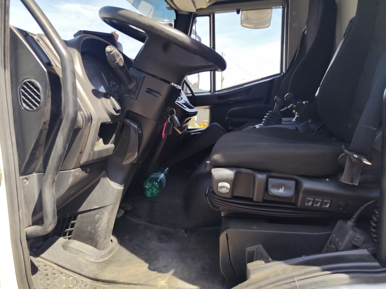 Tippbil, Kranbil IVECO EUROCARGO 140-250: bilde 14 Tippbil, Kranbil IVECO EUROCARGO 140-250: bilde 14