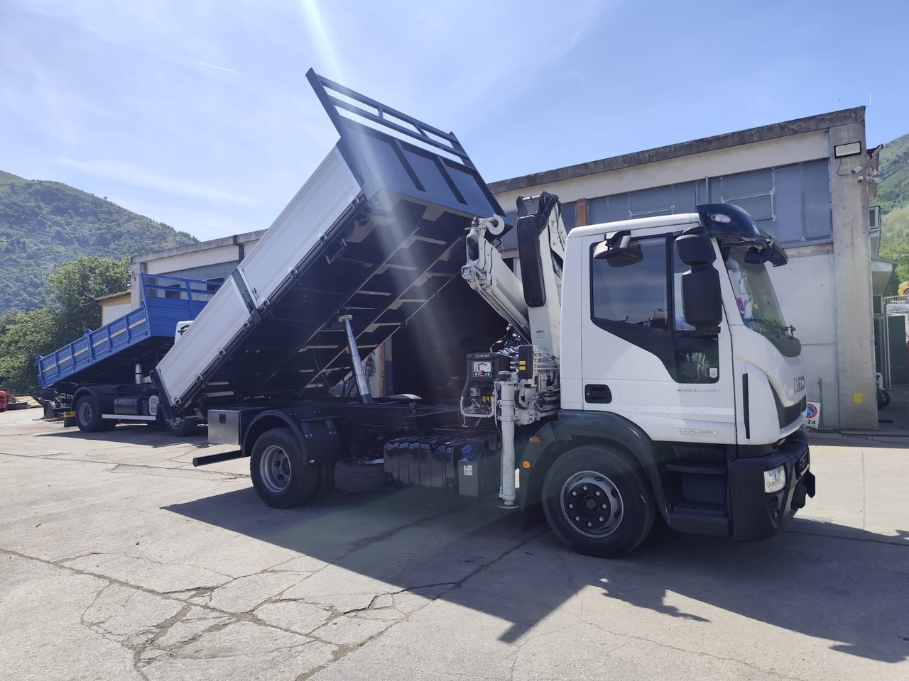 Tippbil, Kranbil IVECO EUROCARGO 140-250: bilde 30 Tippbil, Kranbil IVECO EUROCARGO 140-250: bilde 30