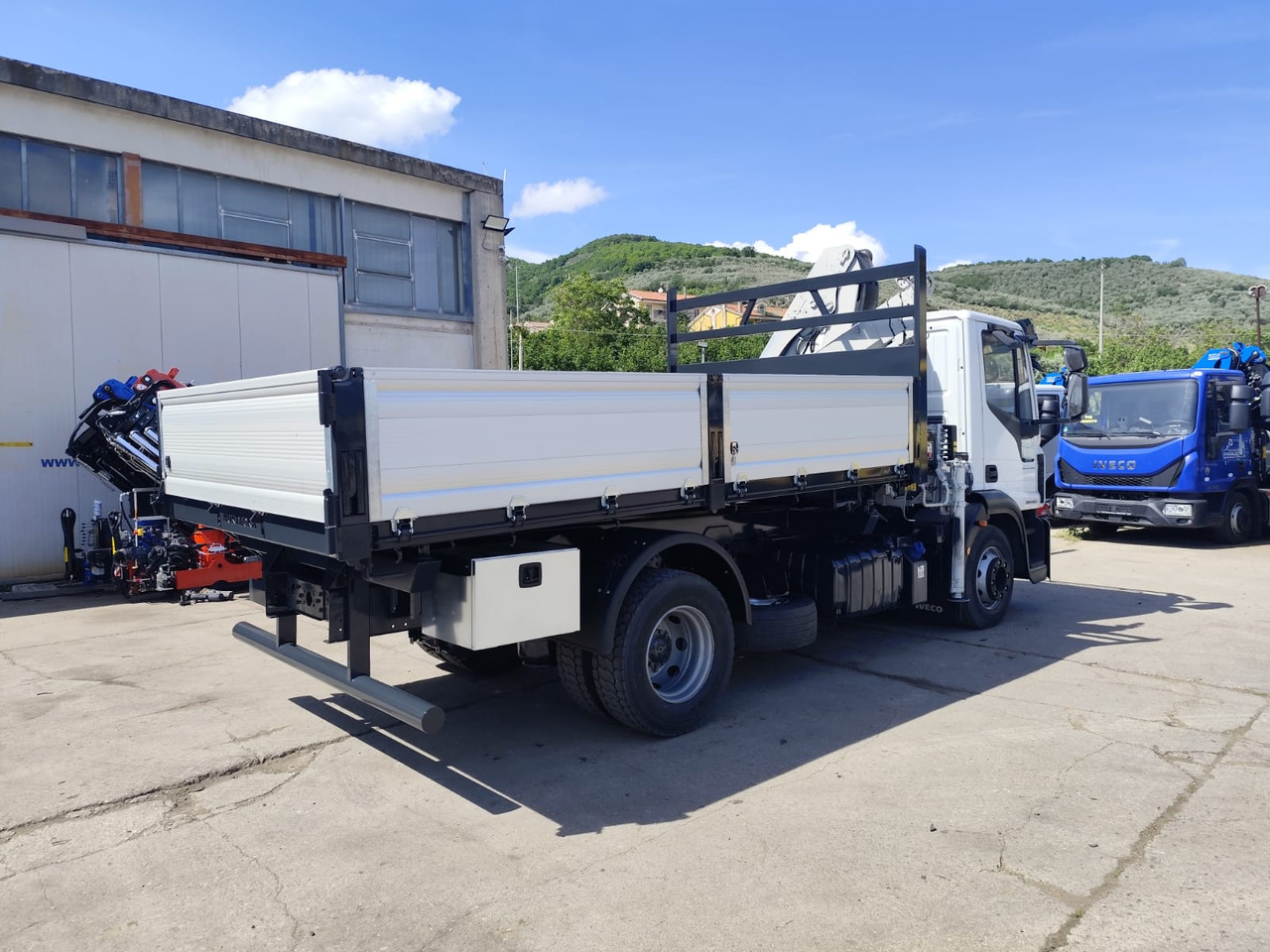 Tippbil, Kranbil IVECO EUROCARGO 140-250: bilde 15 Tippbil, Kranbil IVECO EUROCARGO 140-250: bilde 15
