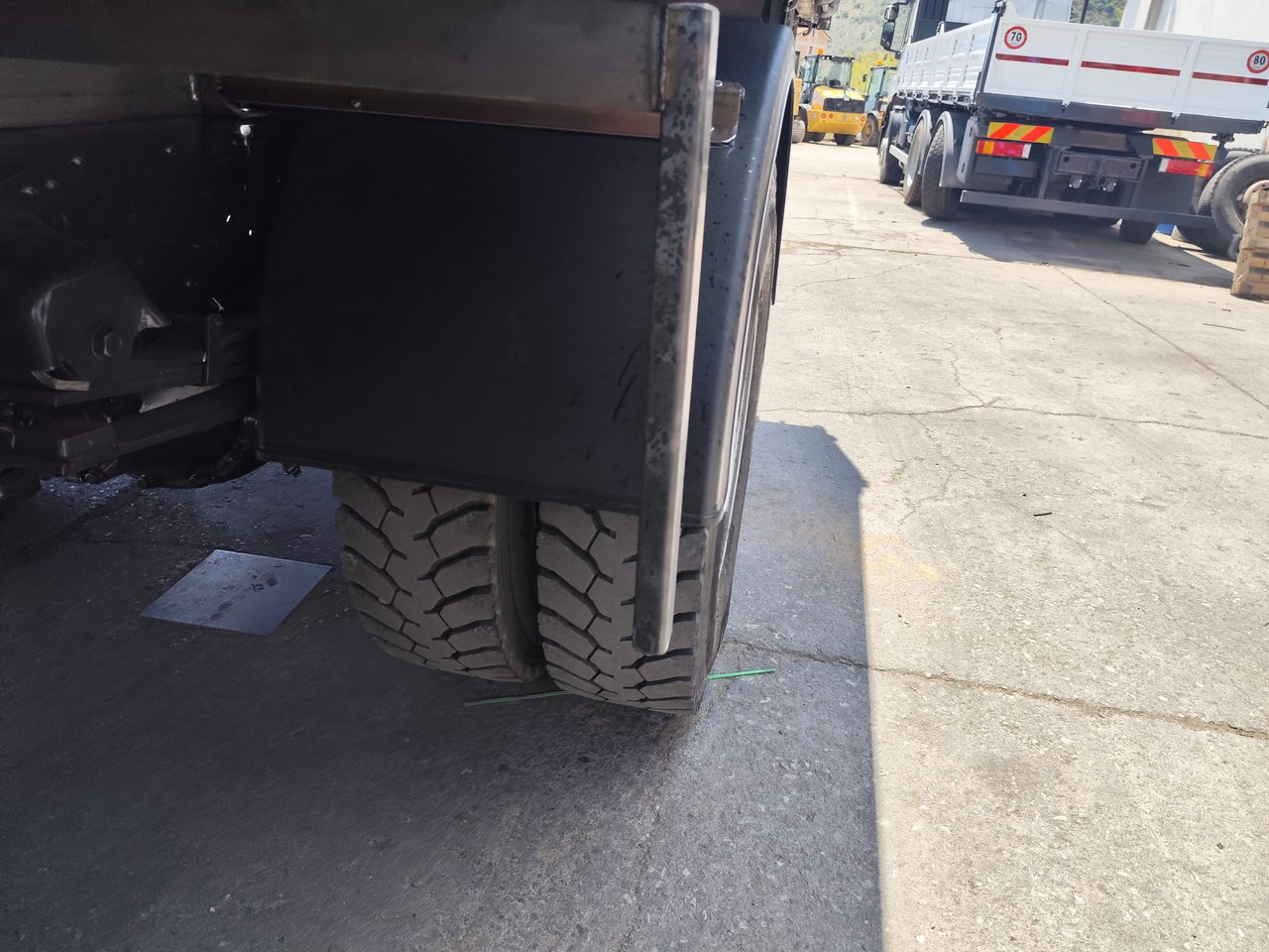 IVECO EUROCARGO 160E28 - Kranbil: bilde 2 IVECO EUROCARGO 160E28 - Kranbil: bilde 2