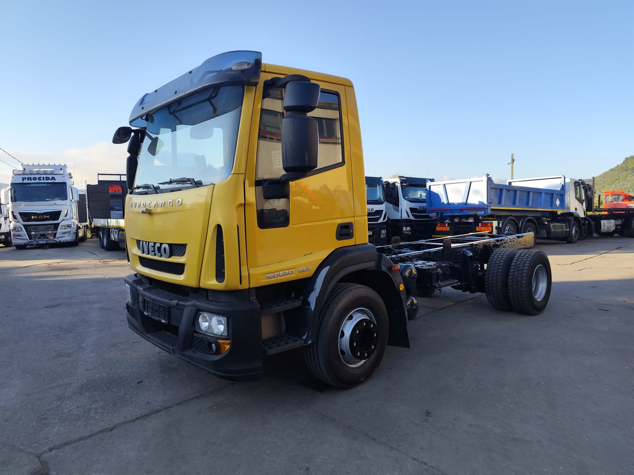 IVECO EUROCARGO 160E30 - Chassis lastebil: bilde 1 IVECO EUROCARGO 160E30 - Chassis lastebil: bilde 1