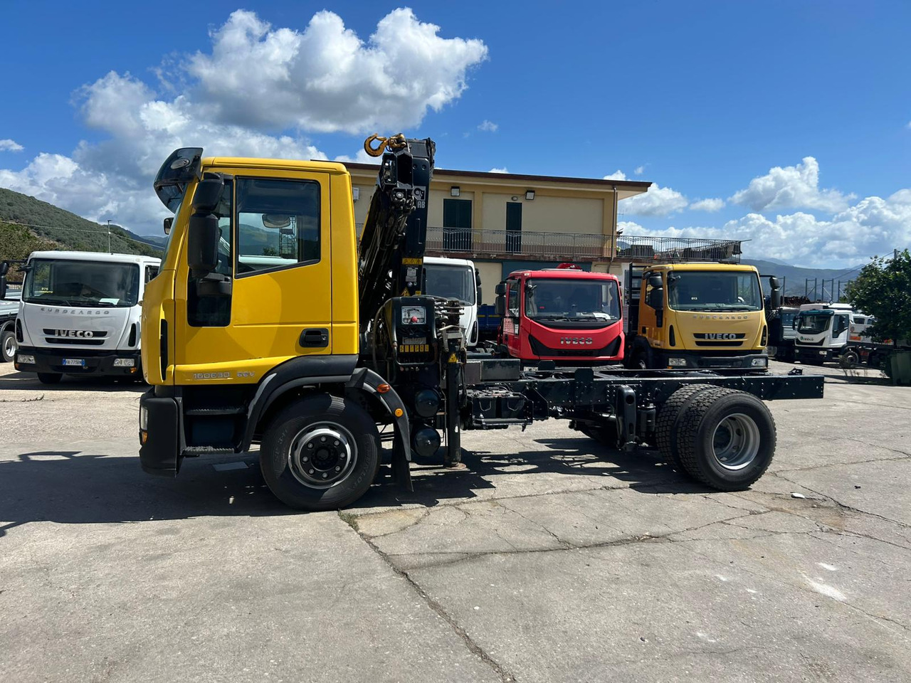 IVECO EUROCARGO 160E30 - Kranbil: bilde 4 IVECO EUROCARGO 160E30 - Kranbil: bilde 4