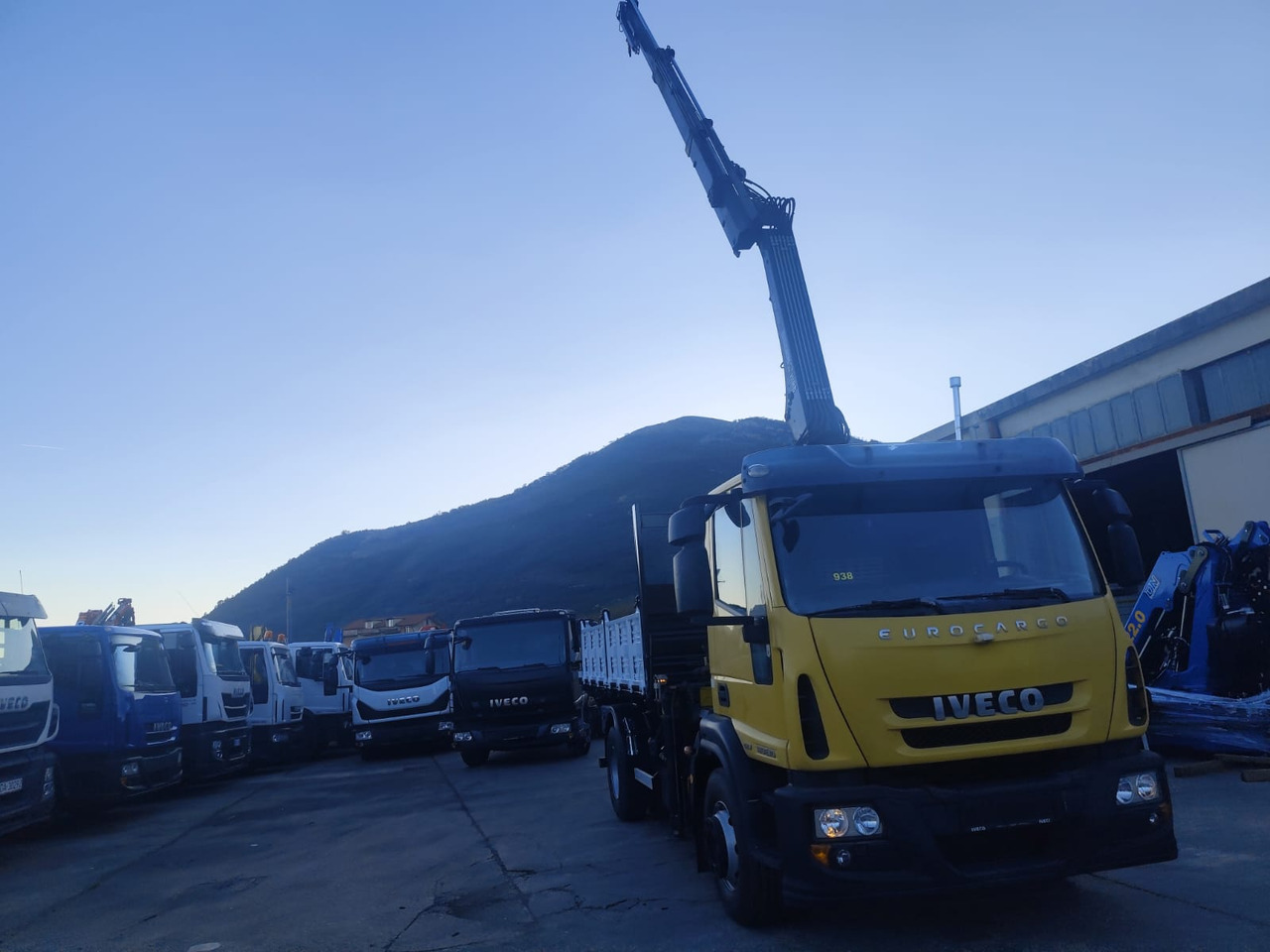 IVECO EUROCARGO 160E30 - Kranbil: bilde 3 IVECO EUROCARGO 160E30 - Kranbil: bilde 3