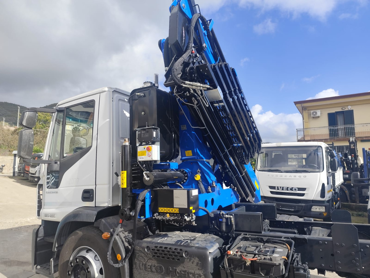 IVECO EUROCARGO 180-250 - Kranbil, Kranbil: bilde 4 IVECO EUROCARGO 180-250 - Kranbil, Kranbil: bilde 4