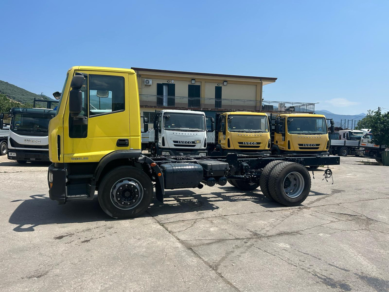 IVECO EUROCARGO 190EL25 - Chassis lastebil: bilde 2 IVECO EUROCARGO 190EL25 - Chassis lastebil: bilde 2