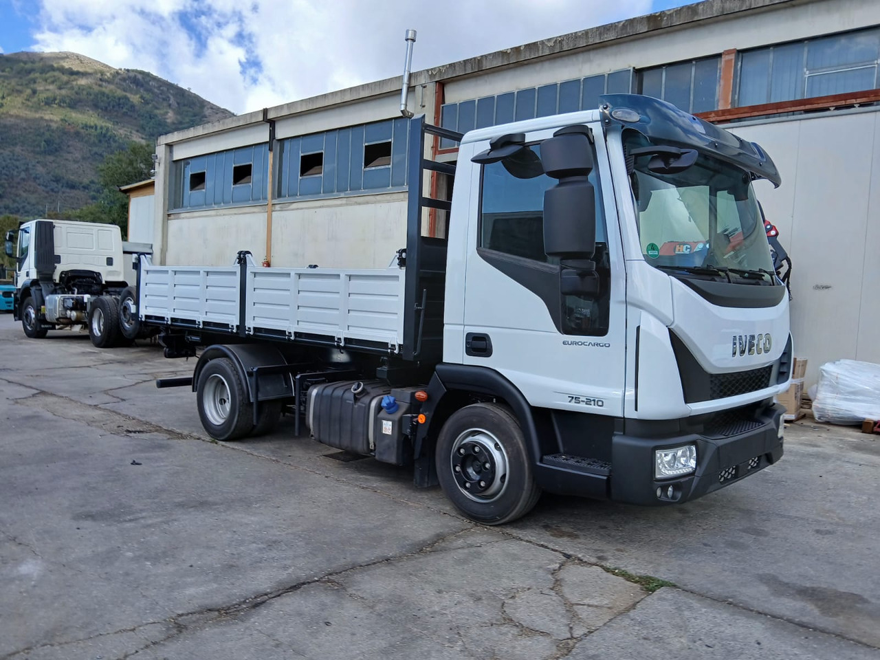 IVECO EUROCARGO 75-210 - Tippbil: bilde 1 IVECO EUROCARGO 75-210 - Tippbil: bilde 1