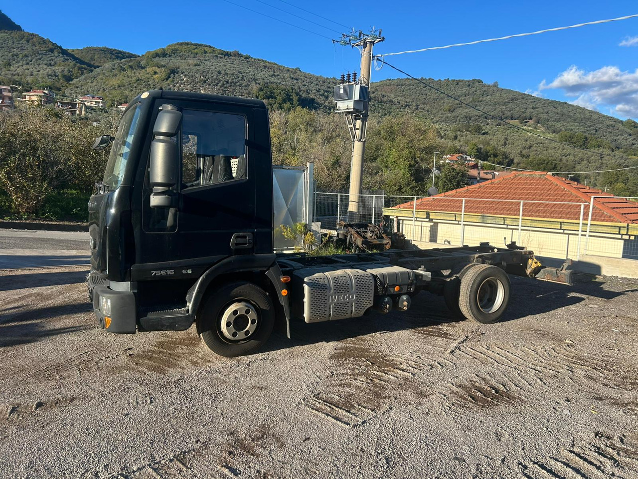 IVECO EUROCARGO 75E16 - Chassis lastebil: bilde 2 IVECO EUROCARGO 75E16 - Chassis lastebil: bilde 2