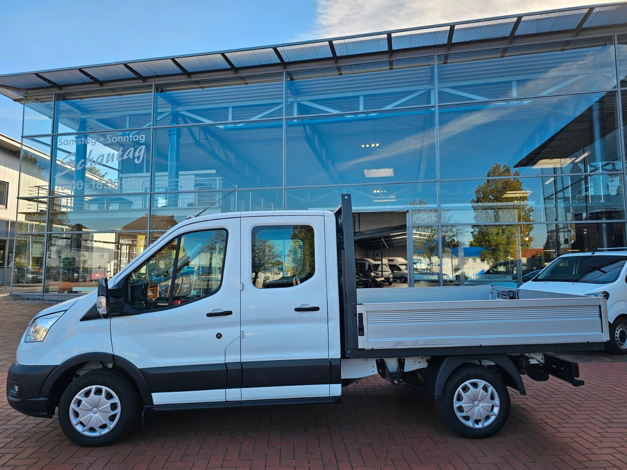 Ford Transit Pritsche 310 DoKa AHK Klima 7 Sitzer - Varebil med plan, Varebil med dobbelt førerhus: bilde 2 Ford Transit Pritsche 310 DoKa AHK Klima 7 Sitzer - Varebil med plan, Varebil med dobbelt førerhus: bilde 2