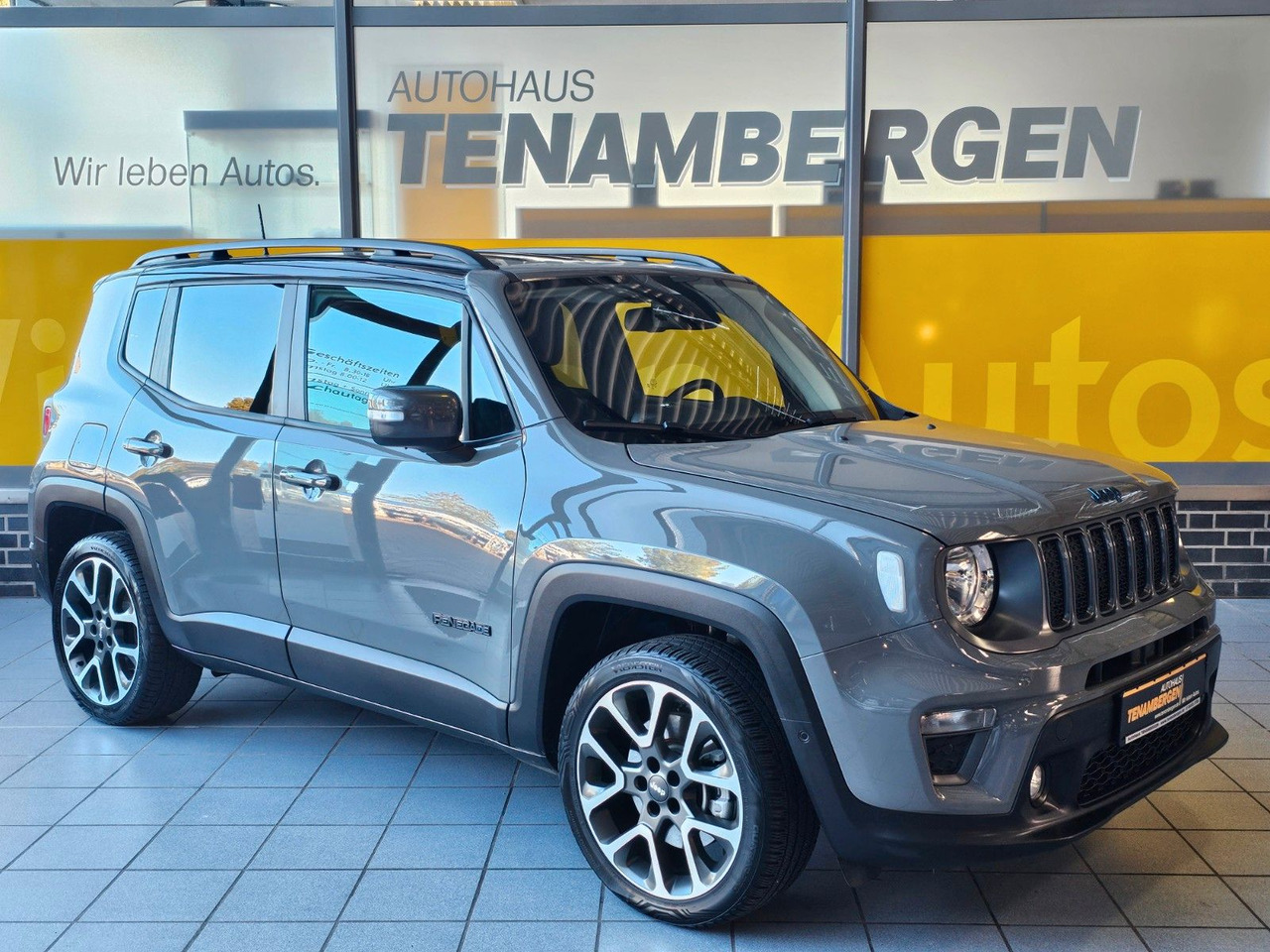 Jeep Renegade S Plug-In-Hybrid 4xe Kamera LED ACC AHK - SUV: bilde 1 Jeep Renegade S Plug-In-Hybrid 4xe Kamera LED ACC AHK - SUV: bilde 1