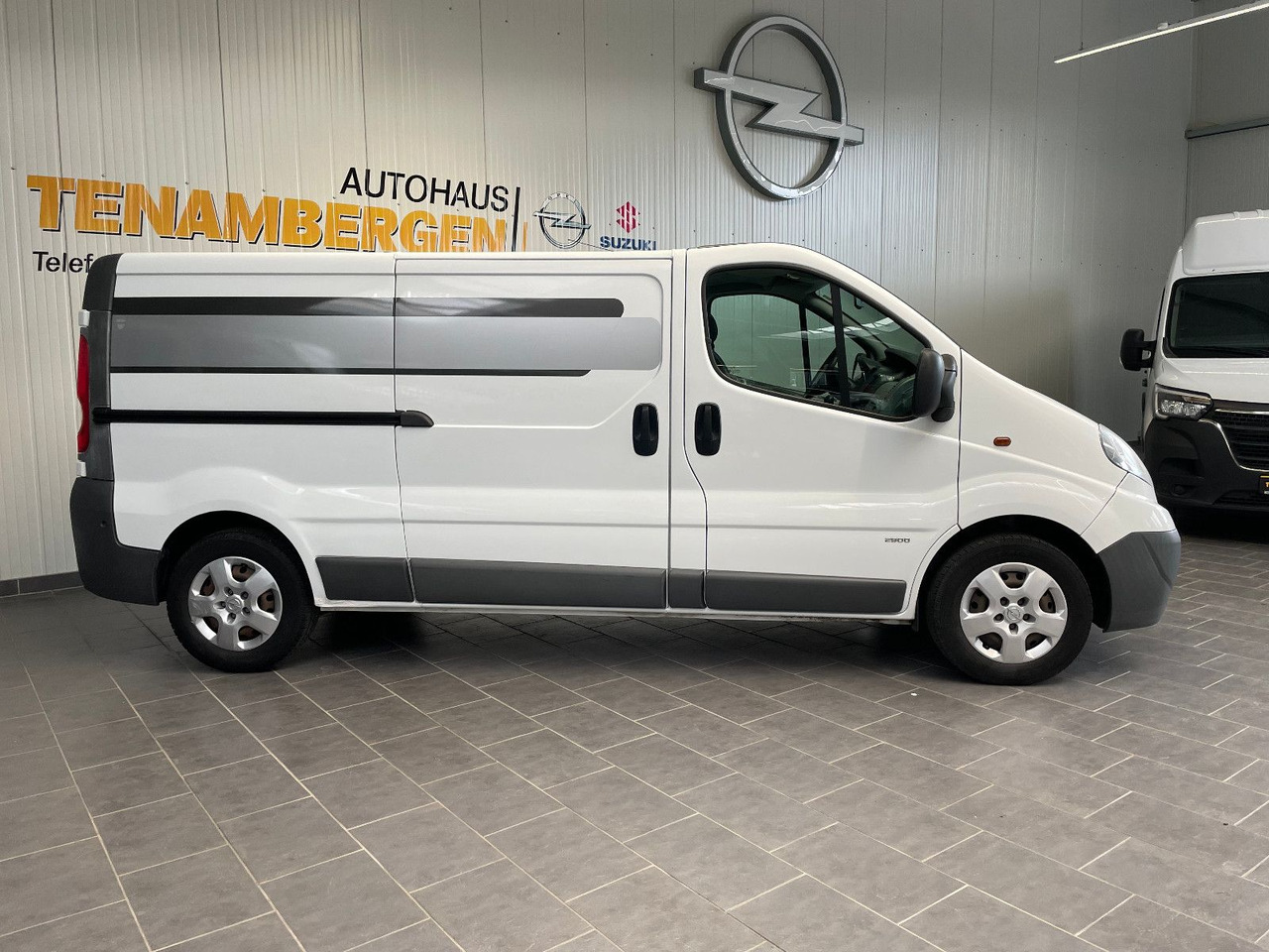 Opel Vivaro Kasten L2H1 2,9t Tüv Scheckheft Klima AHK - Små varebil: bilde 2 Opel Vivaro Kasten L2H1 2,9t Tüv Scheckheft Klima AHK - Små varebil: bilde 2