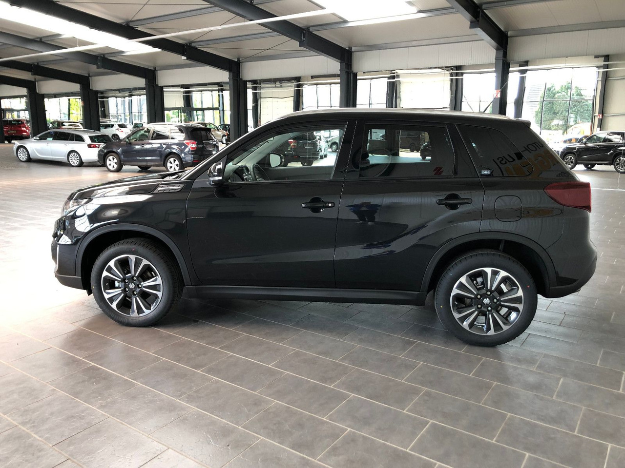 Suzuki Vitara 1.5 Hybrid Comfort+Automatik/ Panor.-Dach - SUV: bilde 5 Suzuki Vitara 1.5 Hybrid Comfort+Automatik/ Panor.-Dach - SUV: bilde 5