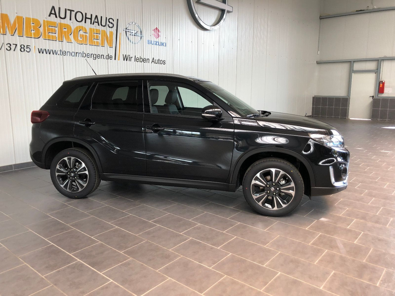 Suzuki Vitara 1.5 Hybrid Comfort+Automatik/ Panor.-Dach - SUV: bilde 2 Suzuki Vitara 1.5 Hybrid Comfort+Automatik/ Panor.-Dach - SUV: bilde 2