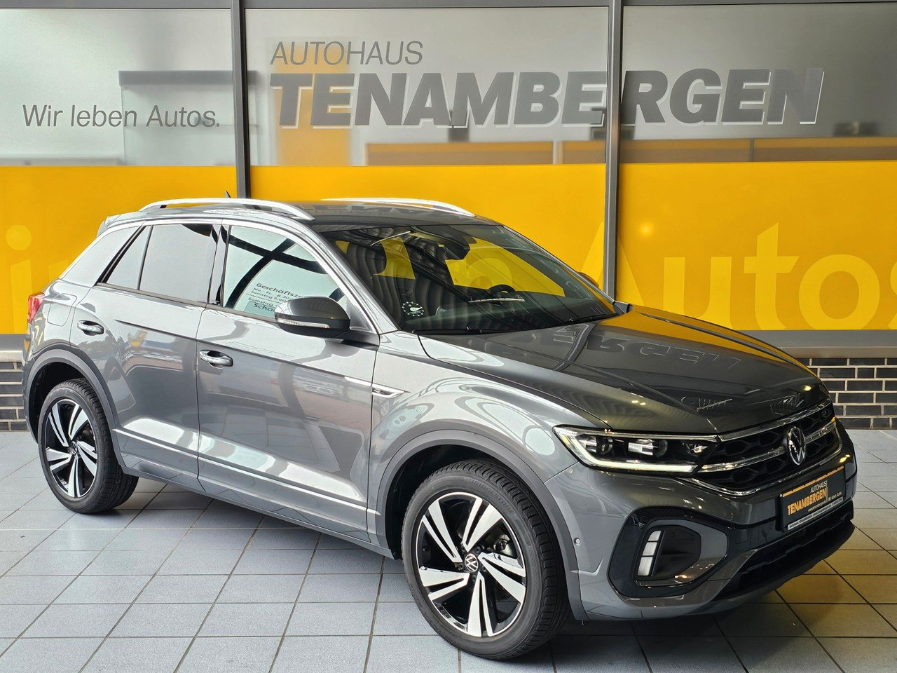 Volkswagen T-Roc R-Line eHeckklappe SHZ LED - SUV: bilde 1 Volkswagen T-Roc R-Line eHeckklappe SHZ LED - SUV: bilde 1