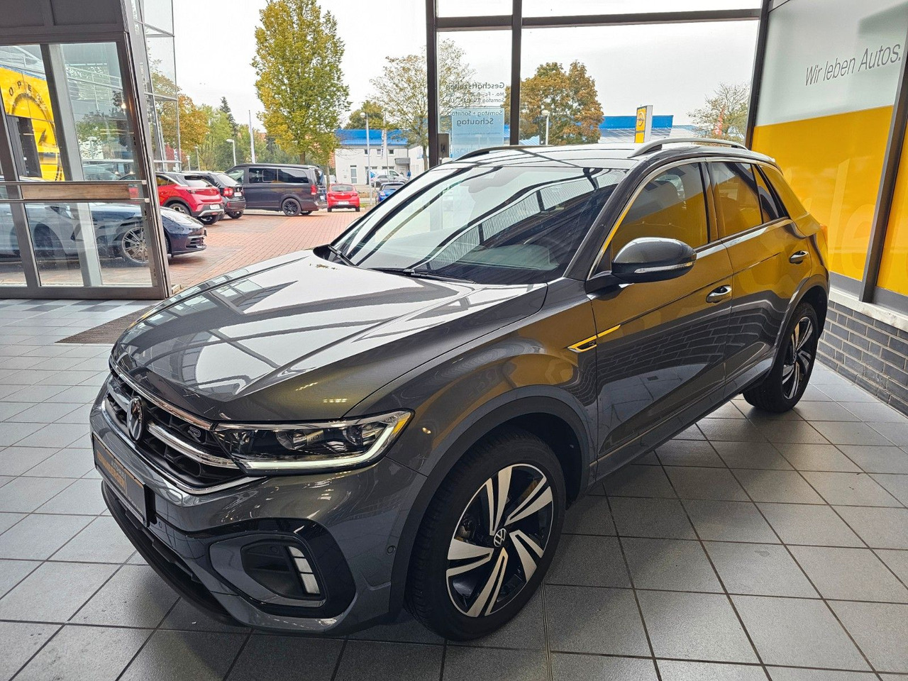 Volkswagen T-Roc R-Line eHeckklappe SHZ LED - SUV: bilde 2 Volkswagen T-Roc R-Line eHeckklappe SHZ LED - SUV: bilde 2