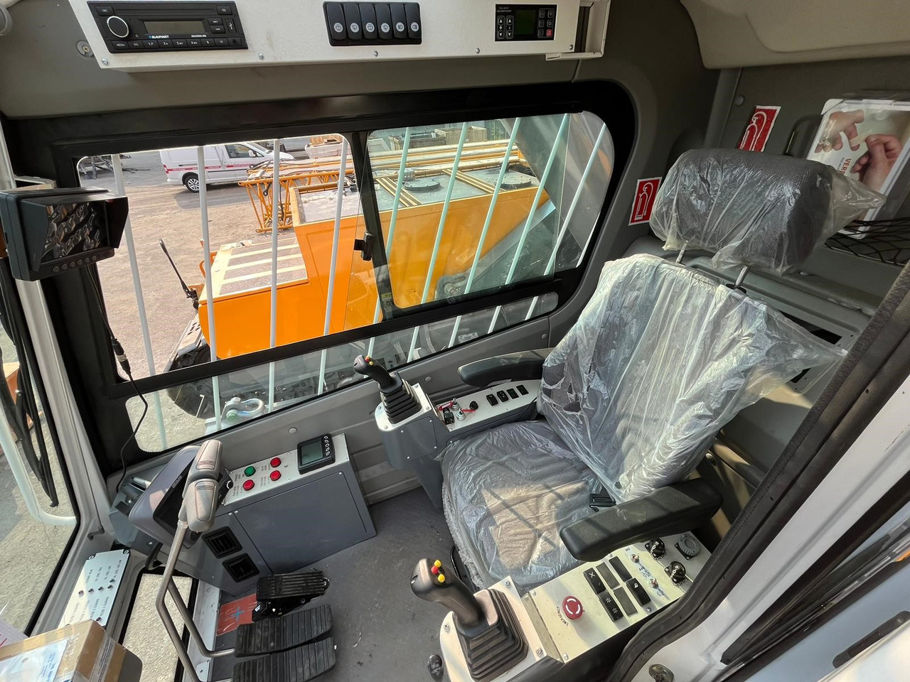 SENNEBOGEN 673 - Beltegående kran: bilde 4 SENNEBOGEN 673 - Beltegående kran: bilde 4