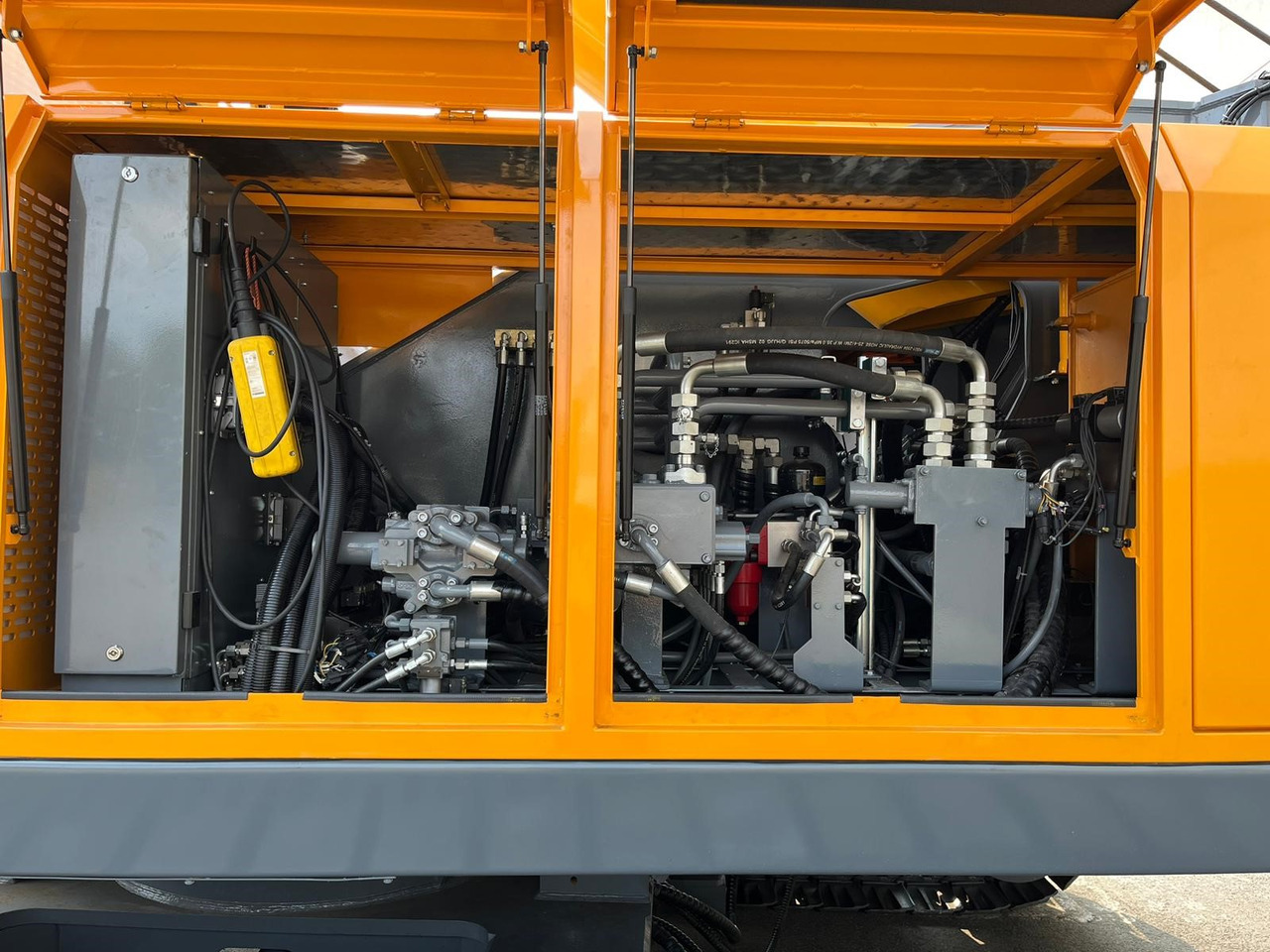 SENNEBOGEN 673 - Beltegående kran: bilde 2 SENNEBOGEN 673 - Beltegående kran: bilde 2