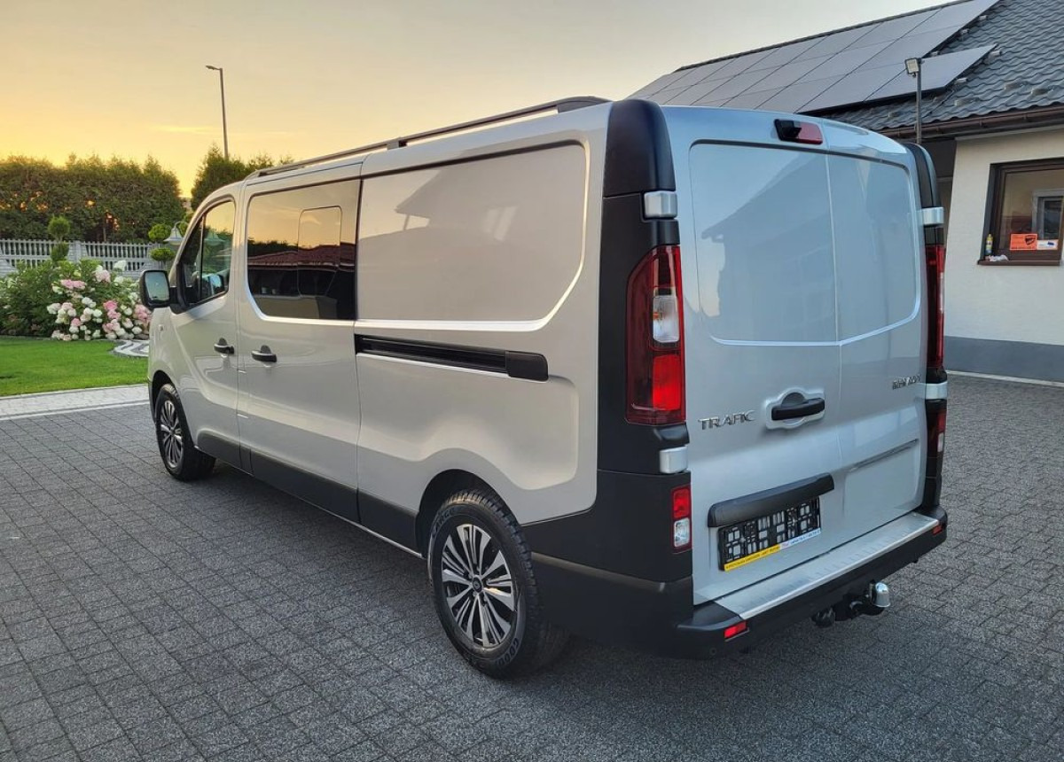 Renault Trafic 2.0 Doka - Varebil med dobbelt førerhus: bilde 4 Renault Trafic 2.0 Doka - Varebil med dobbelt førerhus: bilde 4