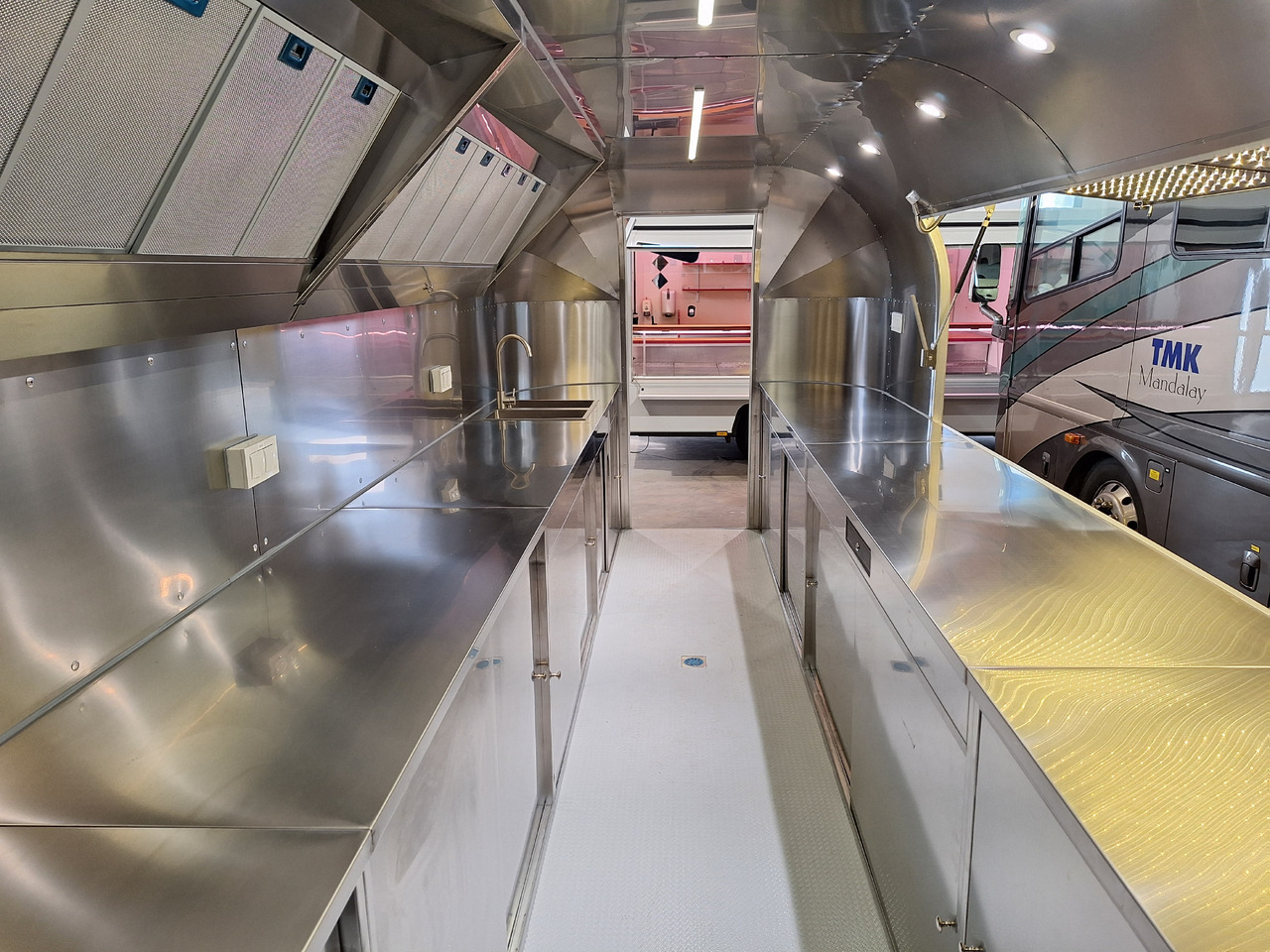 Deli Star Trailer American 5800 - EU standards - Salgsvogn: bilde 4 Deli Star Trailer American 5800 - EU standards - Salgsvogn: bilde 4