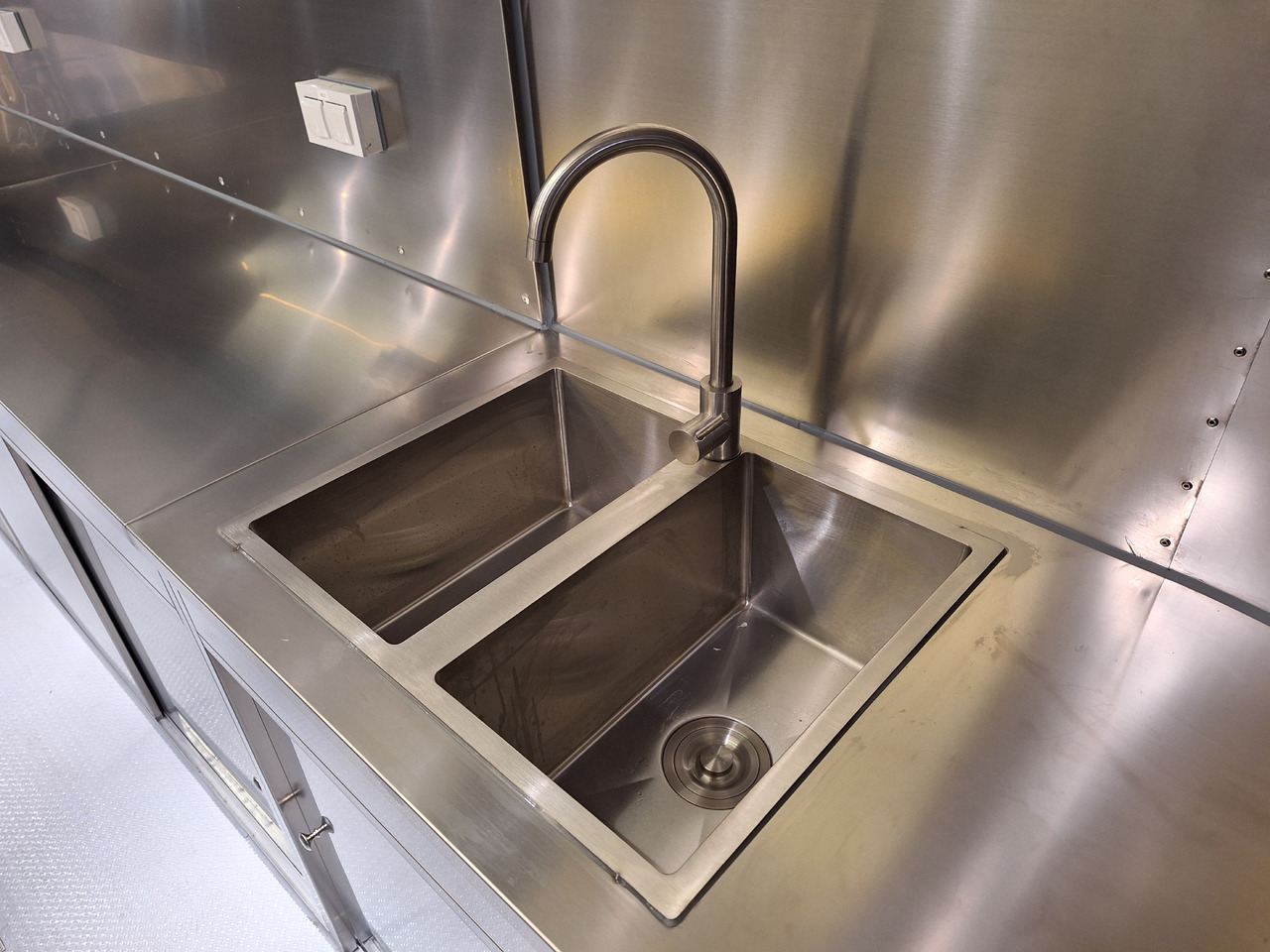 Deli Star Trailer Deli Street Food - Salgsvogn: bilde 4 Deli Star Trailer Deli Street Food - Salgsvogn: bilde 4