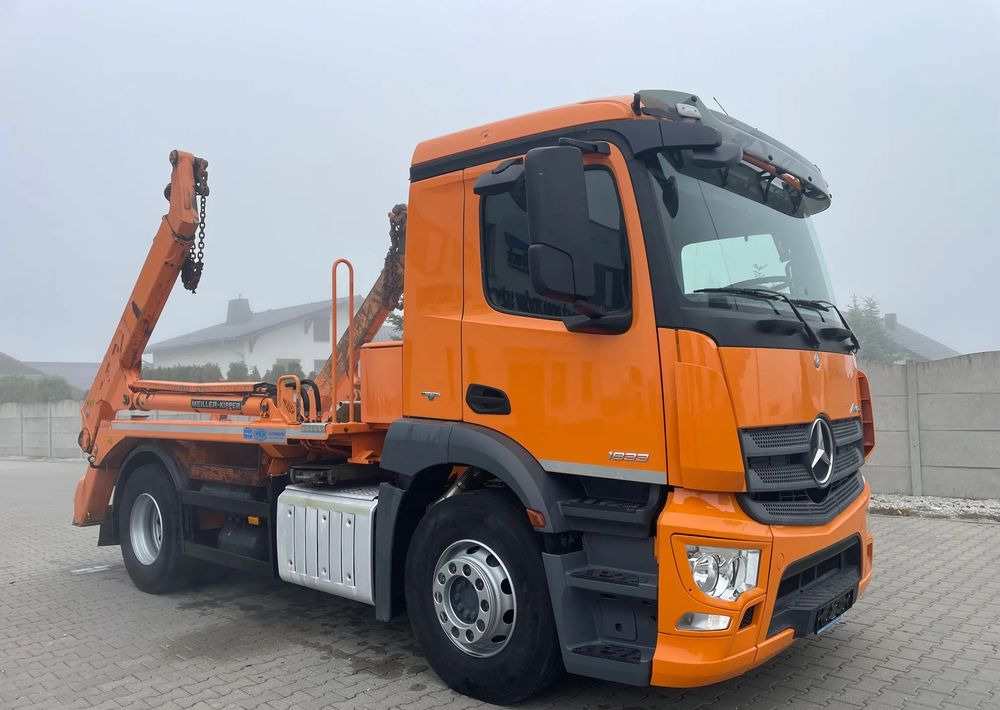 Mercedes-Benz ANTOS 1833 BRAMOWIEC, MILLER - Liftdumper lastebil: bilde 2 Mercedes-Benz ANTOS 1833 BRAMOWIEC, MILLER - Liftdumper lastebil: bilde 2