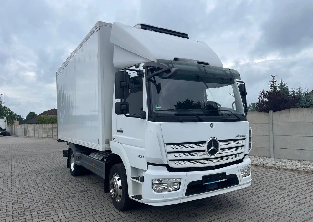 Mercedes-Benz ATEGO 1227 CHŁODNIA HAKOWA / HAKÓWKA - Lastebil med kjøl: bilde 3 Mercedes-Benz ATEGO 1227 CHŁODNIA HAKOWA / HAKÓWKA - Lastebil med kjøl: bilde 3