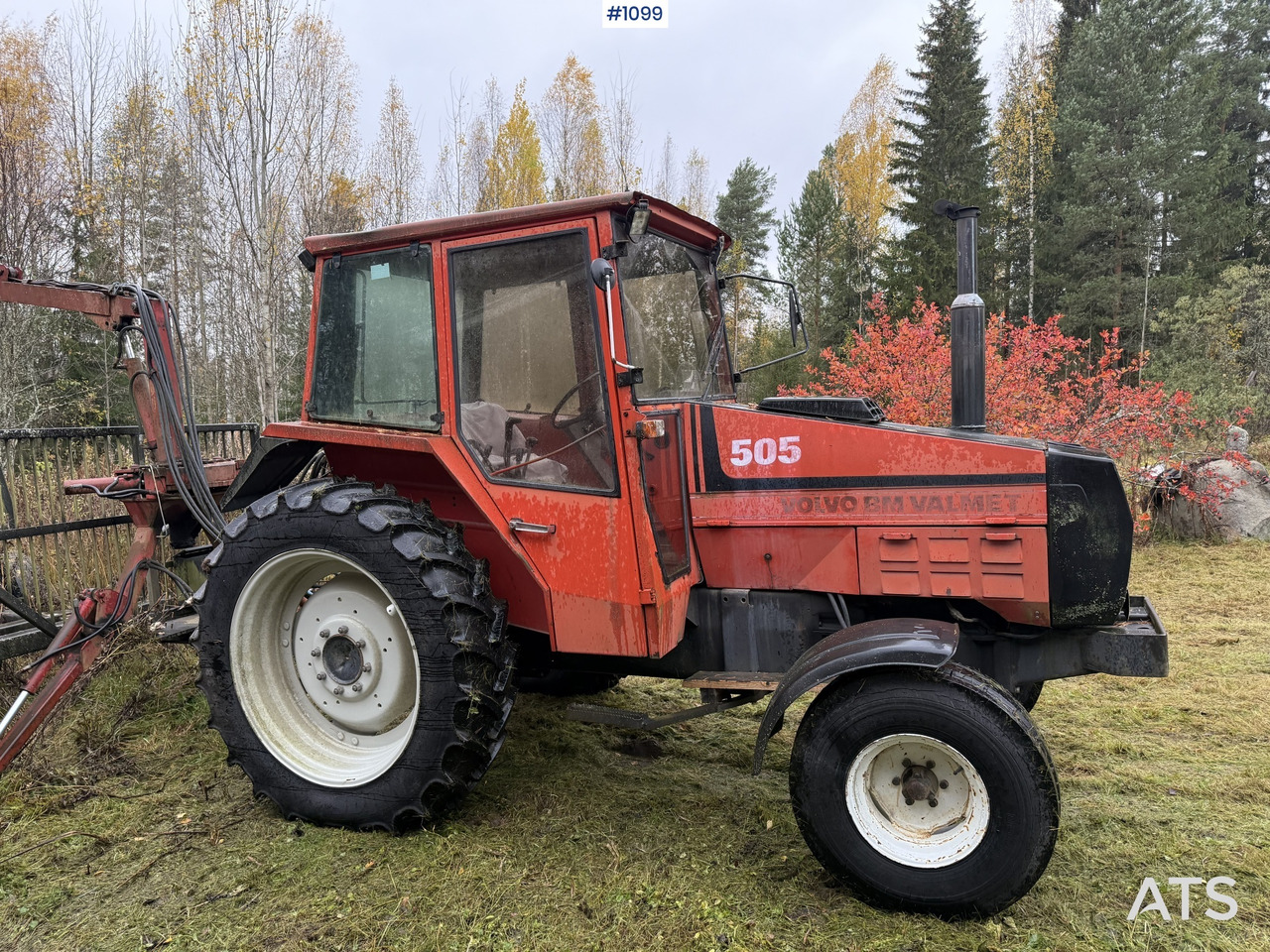 Valmet 505 Tractor and forestry trailer - Traktor, Skogsvogn: bilde 1 Valmet 505 Tractor and forestry trailer - Traktor, Skogsvogn: bilde 1