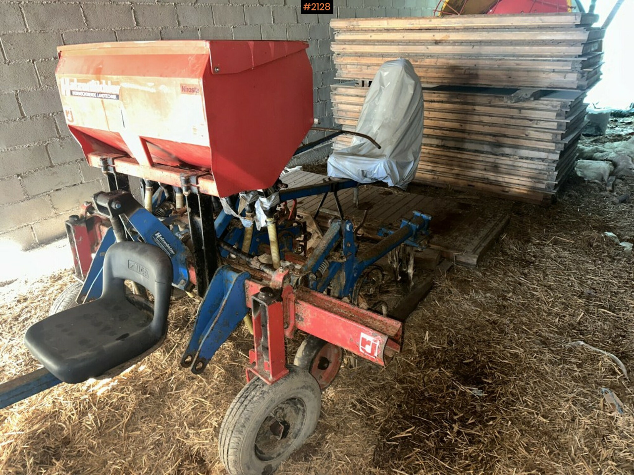 Row crop cleaner Hatzenbichler with fertilizer - Jordforbedring maskin: bilde 1 Row crop cleaner Hatzenbichler with fertilizer - Jordforbedring maskin: bilde 1