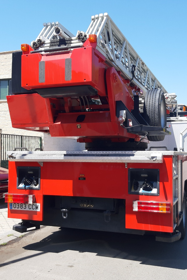 MERCEDES-BENZ 1528F MAGIRUS DLK 23-12 - Brannbil: bilde 2 MERCEDES-BENZ 1528F MAGIRUS DLK 23-12 - Brannbil: bilde 2