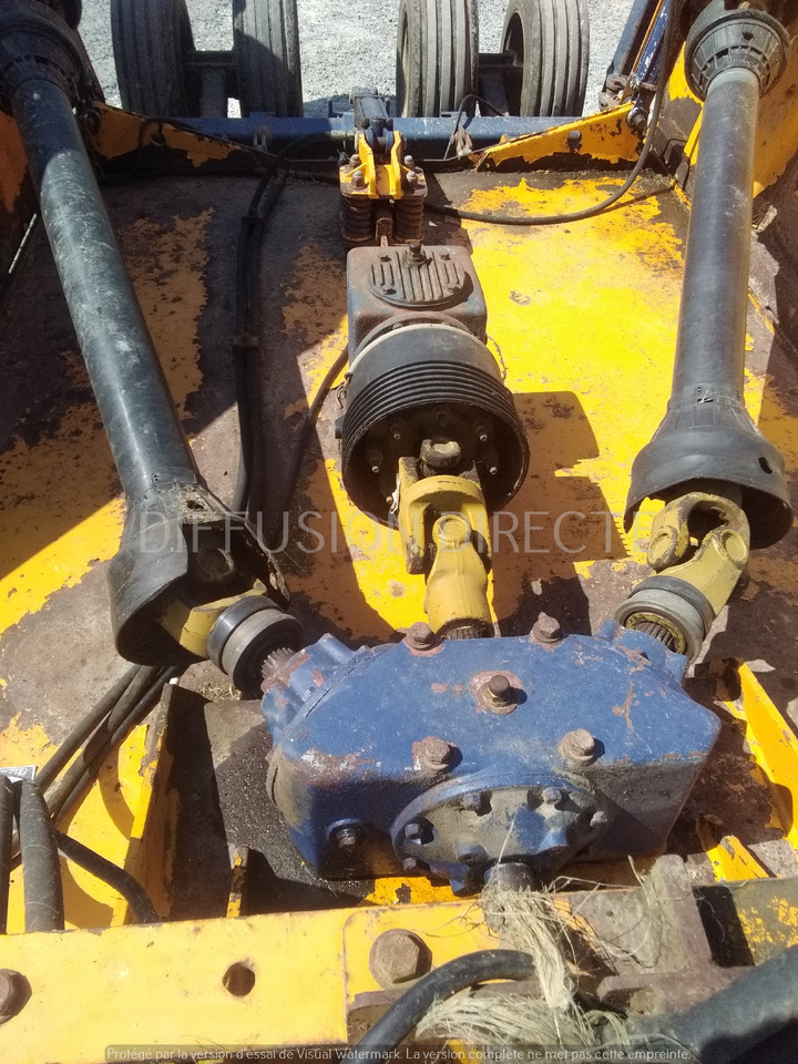 BOMFORD BROYEUR A AXE HORIZONTAL TRI WING 4600 - Hageutstyr: bilde 5 BOMFORD BROYEUR A AXE HORIZONTAL TRI WING 4600 - Hageutstyr: bilde 5