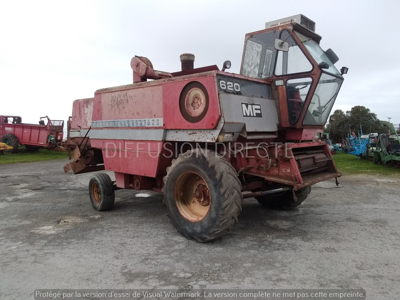 MASSEY FERGUSON MOISSONNEUSE BATTEUSE 620 - Skurtresker: bilde 2 MASSEY FERGUSON MOISSONNEUSE BATTEUSE 620 - Skurtresker: bilde 2