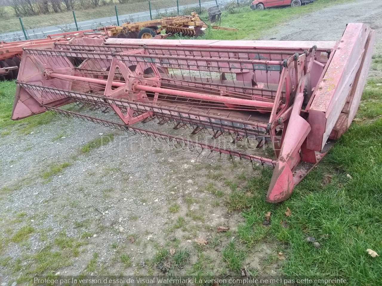 MASSEY FERGUSON MOISSONNEUSE BATTEUSE 620 - Skurtresker: bilde 5 MASSEY FERGUSON MOISSONNEUSE BATTEUSE 620 - Skurtresker: bilde 5