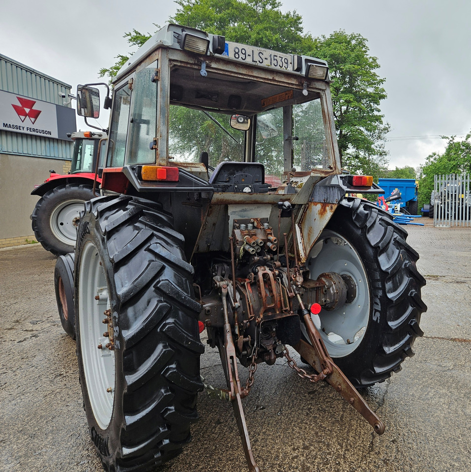 1988 MF 390 2wd - Traktor: bilde 3 1988 MF 390 2wd - Traktor: bilde 3