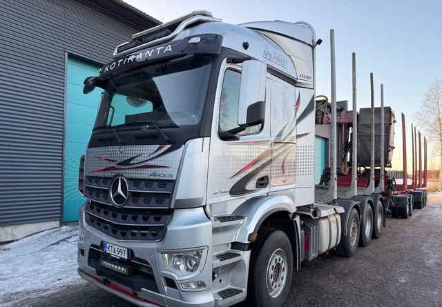 Mercedes-BenzArocs 8x4 Nosturilla! - Tømmerbil, Kranbil: bilde 1 Mercedes-BenzArocs 8x4 Nosturilla! - Tømmerbil, Kranbil: bilde 1