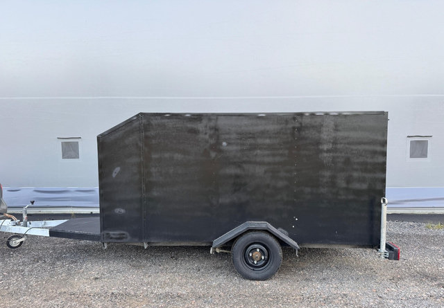 Umpiperäkärry - Biltilhenger: bilde 2 Umpiperäkärry - Biltilhenger: bilde 2