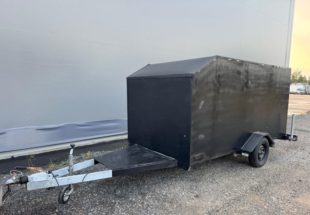 Umpiperäkärry - Biltilhenger: bilde 1 Umpiperäkärry - Biltilhenger: bilde 1