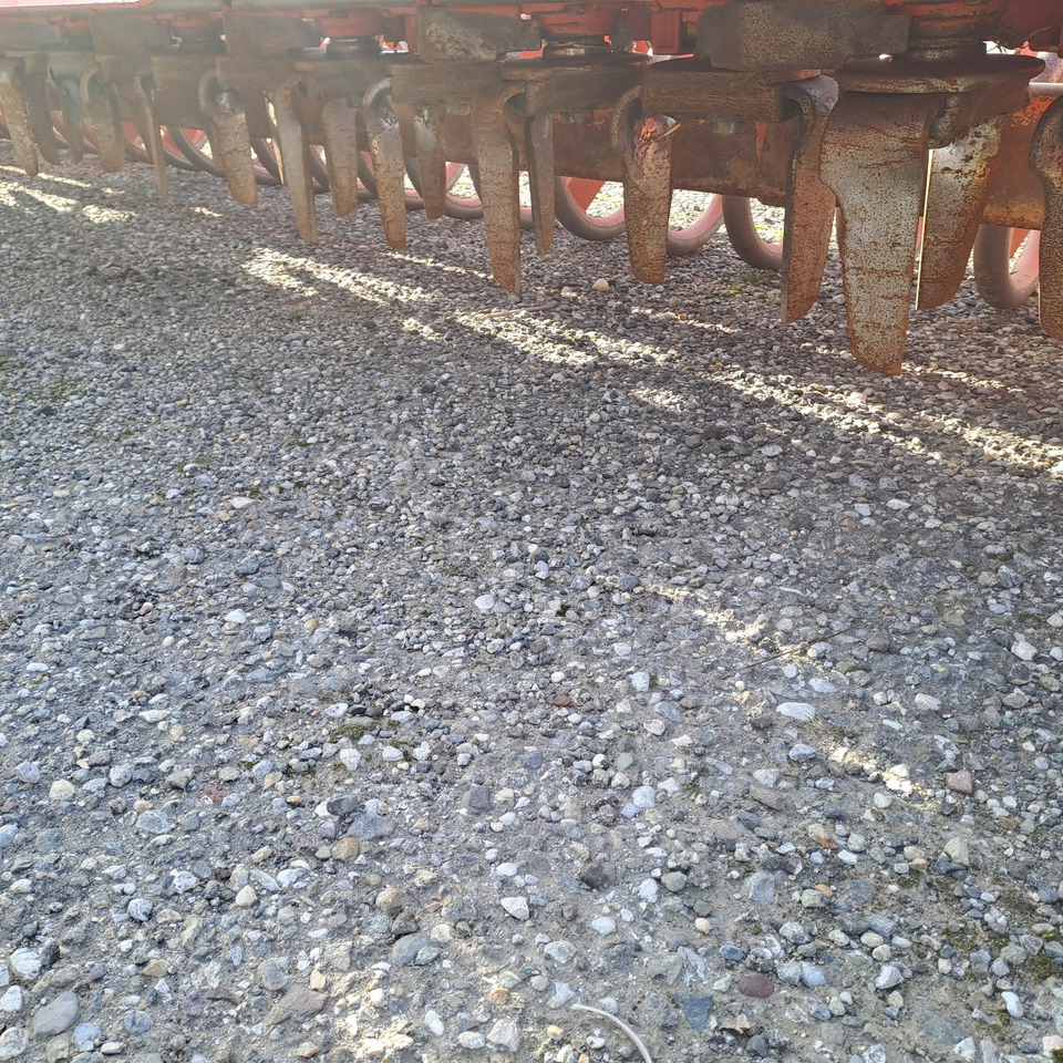 ERPICE ROTANTE PIEGHEVOLE MASCHIO AQUILA RAP 7000 - Jordfreser: bilde 4 ERPICE ROTANTE PIEGHEVOLE MASCHIO AQUILA RAP 7000 - Jordfreser: bilde 4