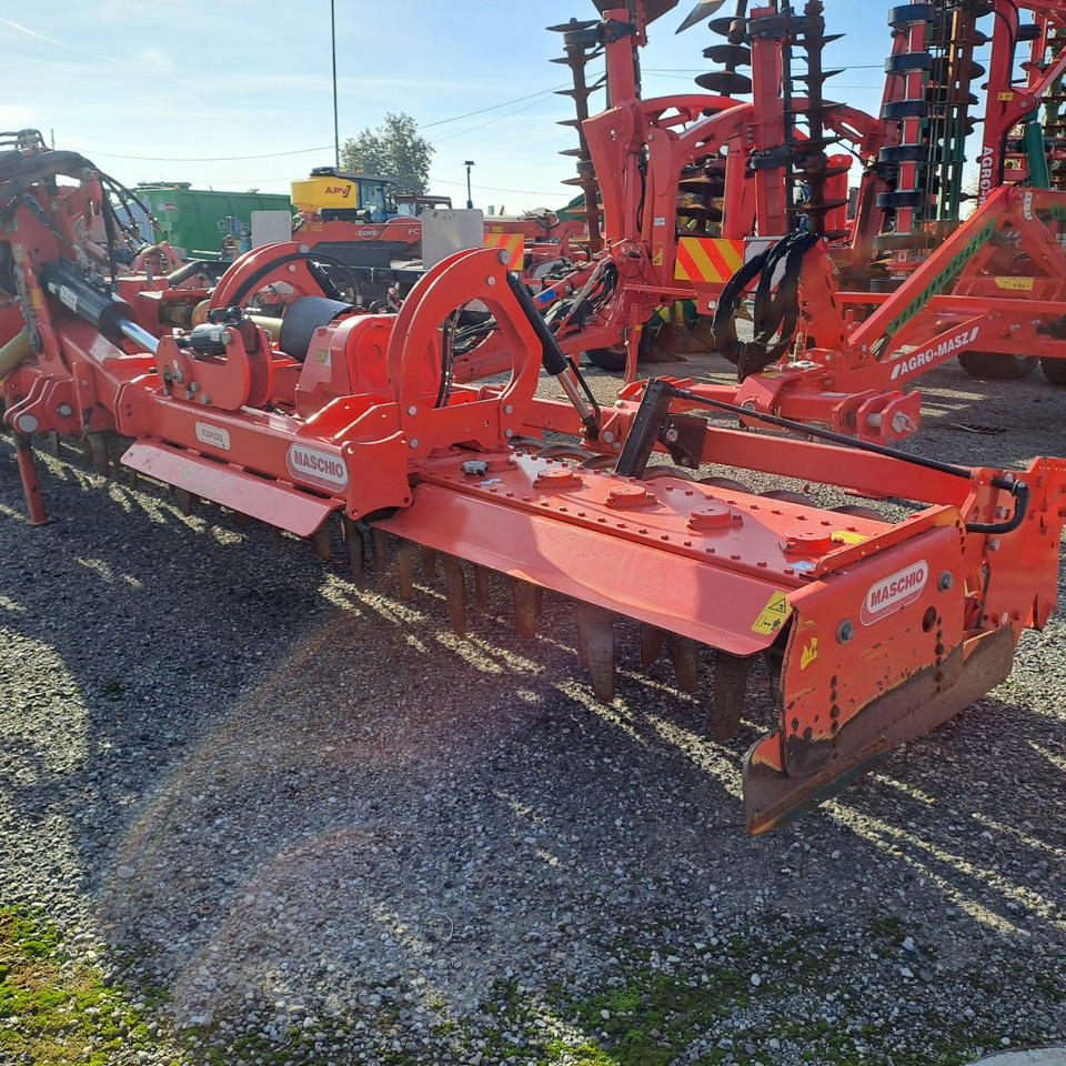 ERPICE ROTANTE PIEGHEVOLE MASCHIO AQUILA RAP 7000 - Jordfreser: bilde 2 ERPICE ROTANTE PIEGHEVOLE MASCHIO AQUILA RAP 7000 - Jordfreser: bilde 2