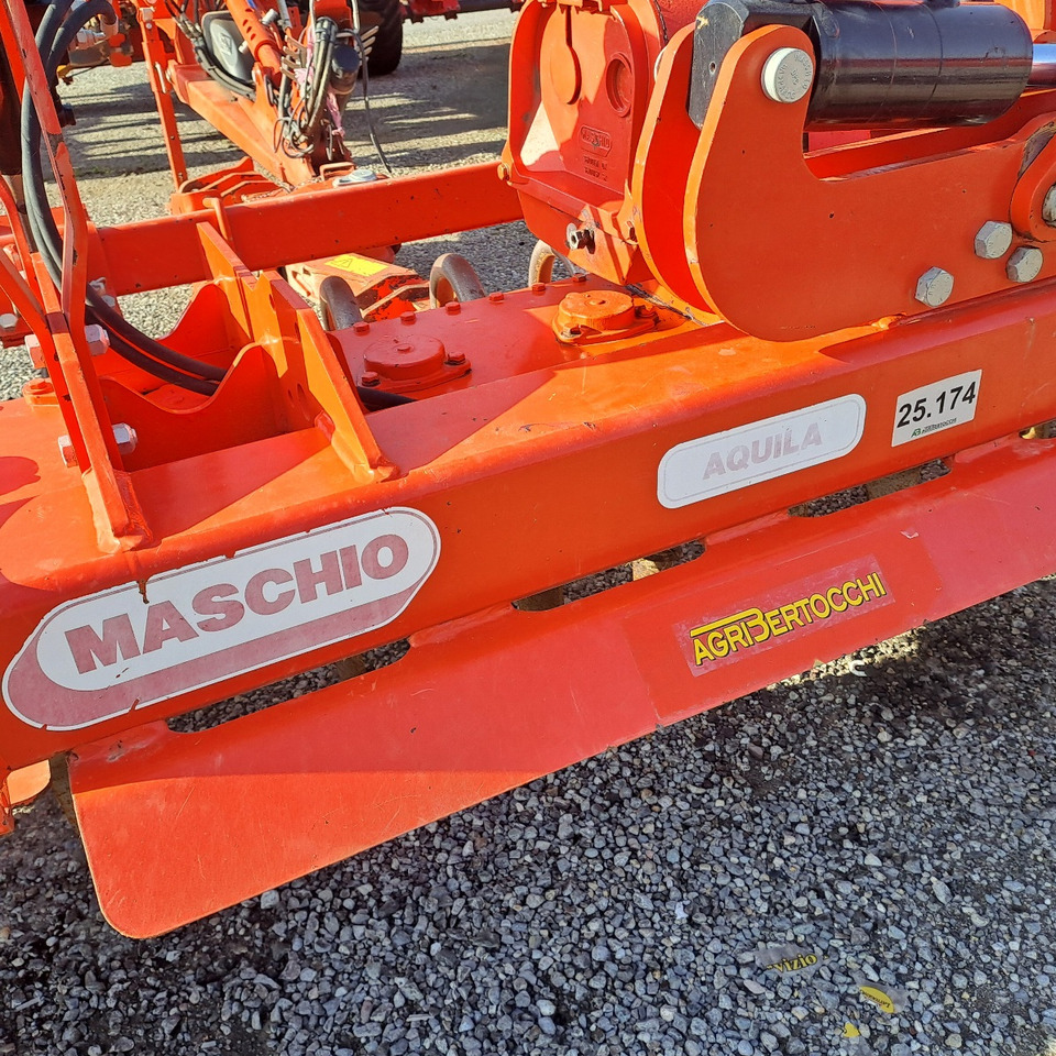 ERPICE ROTANTE PIEGHEVOLE MASCHIO AQUILA RAP 7000 - Jordfreser: bilde 5 ERPICE ROTANTE PIEGHEVOLE MASCHIO AQUILA RAP 7000 - Jordfreser: bilde 5