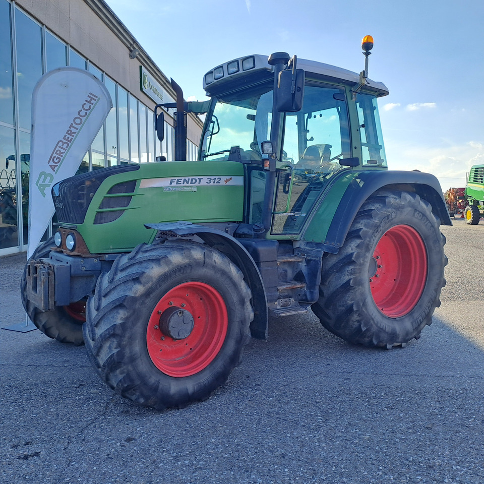 FENDT 312 VARIO - Traktor: bilde 1 FENDT 312 VARIO - Traktor: bilde 1