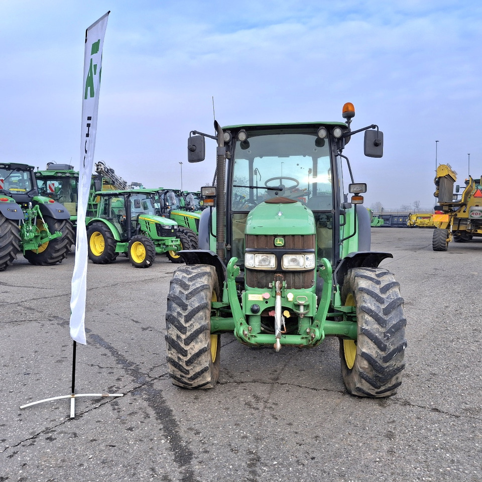 JOHN DEERE 5100 R - Traktor: bilde 2 JOHN DEERE 5100 R - Traktor: bilde 2