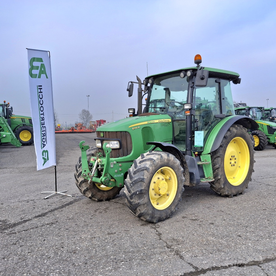 JOHN DEERE 5100 R - Traktor: bilde 1 JOHN DEERE 5100 R - Traktor: bilde 1