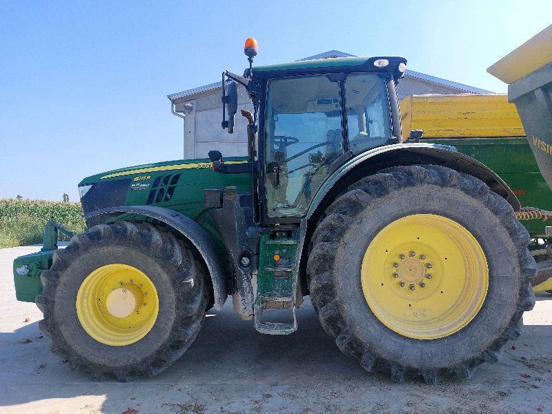 JOHN DEERE 6215R - Traktor: bilde 2 JOHN DEERE 6215R - Traktor: bilde 2