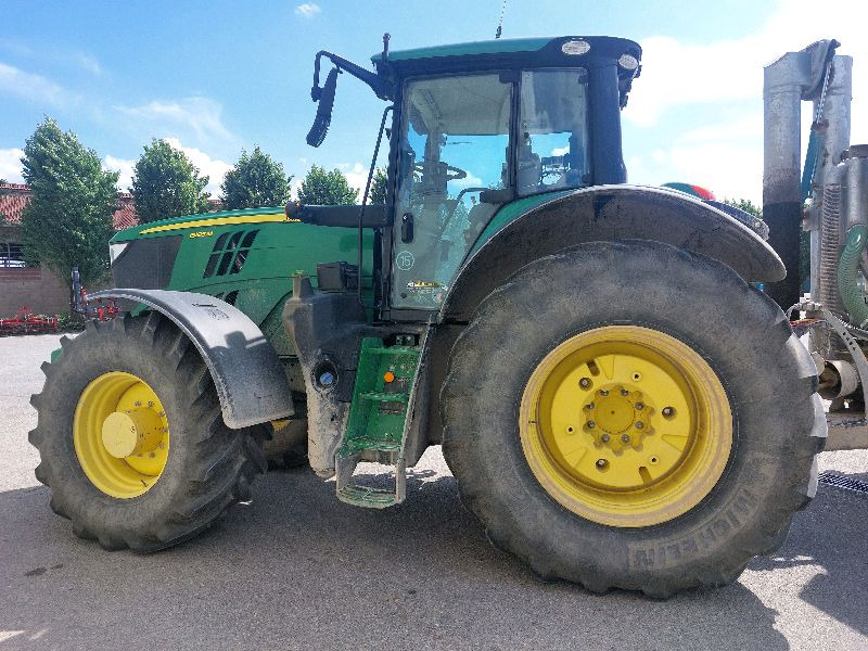 JOHN DEERE 6215R - Traktor: bilde 1 JOHN DEERE 6215R - Traktor: bilde 1