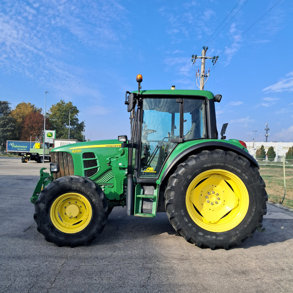 JOHN DEERE 6230 - Traktor: bilde 2 JOHN DEERE 6230 - Traktor: bilde 2