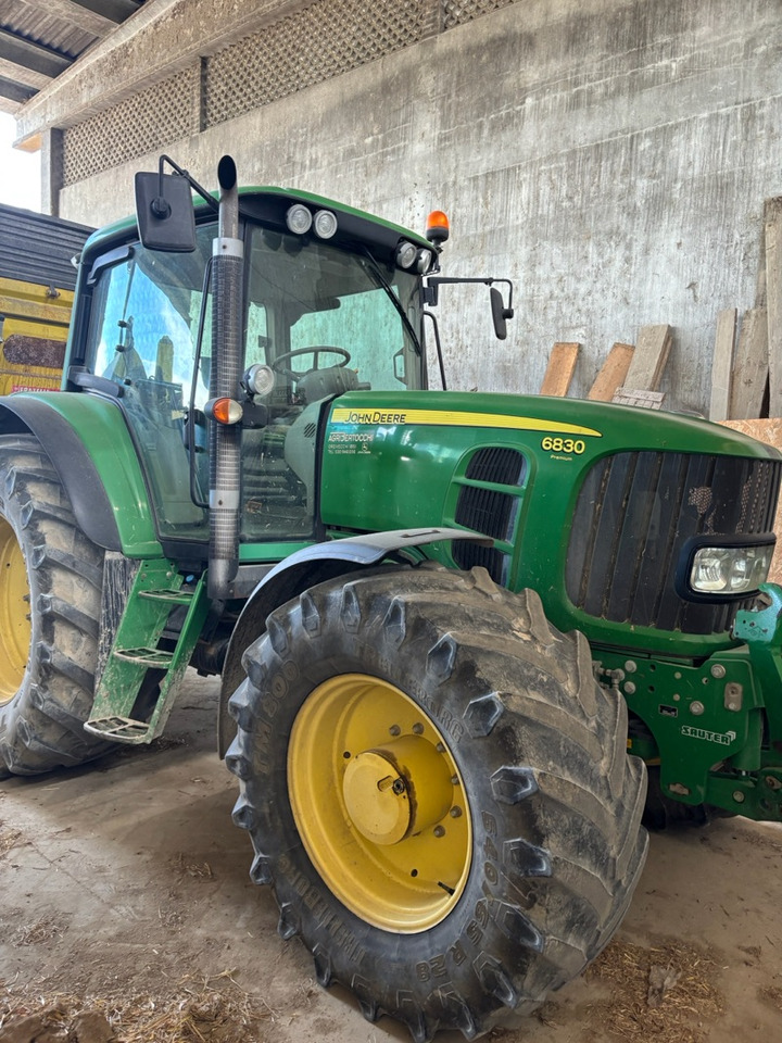 JOHN DEERE 6830 - Traktor: bilde 2 JOHN DEERE 6830 - Traktor: bilde 2