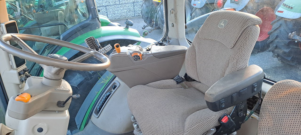 JOHN DEERE 7230R - ASTA AGRIBERTOCCHI - Traktor: bilde 4 JOHN DEERE 7230R - ASTA AGRIBERTOCCHI - Traktor: bilde 4