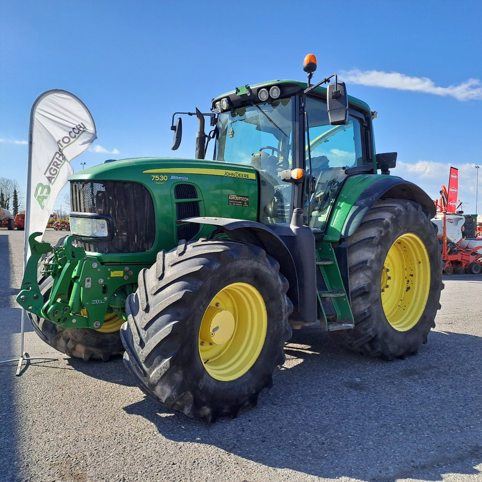 JOHN DEERE 7530 PREMIUM - Traktor: bilde 1 JOHN DEERE 7530 PREMIUM - Traktor: bilde 1